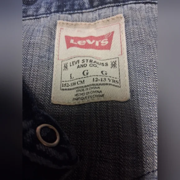 Levi's Blue Camo Denim Shirt - Picture 5 of 8